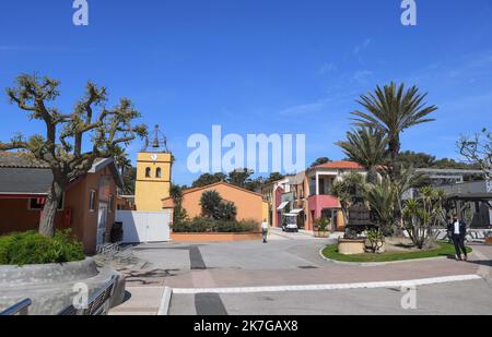 â©PHOTOPQR/L'INDEPENDANT/Clementz Michel ; CANET EN ROUSSILLON ; 06/05/2021 ; WIRTSCHAFT / CAMPINGPLATZ LE BRASILIA / DORF * ARCHIV * 08/02/2022 La Belle histoire : le patron du Brasilia refuse les 40 Millions d'un fonds de Pension et prÃ©FÃ¨re lÃ©guer son camping Ã une Fondation. Roger Pla, le Patron et fils des fondateurs du Brasilia, crÃ©e une fondation pour s'assurer que les valeurs de ce camping historique de Canet-en-Roussillon perdureront mÃªme aprÃ¨s son dÃ©part. - Canet en Roussillon, Südwest-Frankreich, reicht die Akten ein, anstatt eine Immobilie zu verkaufen, die auf 40 Millionen Euro geschätzt wird, ein französisches Sept Stockfoto