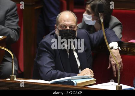 ©Sebastien Muylaert/MAXPPP - Paris 08/02/2022 Eric Dupond Moretti Ministre de la Justice lors des questions au gouvernement dans l'hemicycle de l'Assemblee Nationale. Paris, 08.02.2022 - Französische Regierung Frankreich, Paris Assemblée Nationale 8. Feb 2022 Stockfoto