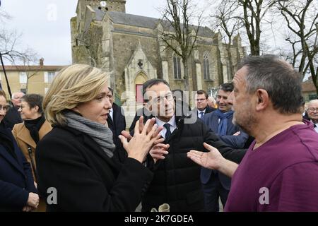 ©PHOTOPQR/OUEST FRANKREICH/Franck Dubray ; Mouilleron en Pareds ; ; Déplacement en Vendée de Valérie Pécresse candidate Les républicains LR à l' élection présidentielle où elle a déposé une gerbe sur la tombe du Maréchal de Lattre et visité le musée Clemenceau à Mouilleron en Pareds?(Photo Franck Dubray?) - Valérie Pécresse bei den Präsidentschaftswahlen in die Vendée der LR Republikaner Stockfoto