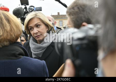 ©PHOTOPQR/OUEST FRANKREICH/Franck Dubray ; Mouilleron en Pareds ; ; Déplacement en Vendée de Valérie Pécresse candidate Les républicains LR à l' élection présidentielle où elle a déposé une gerbe sur la tombe du Maréchal de Lattre et visité le musée Clemenceau à Mouilleron en Pareds?(Photo Franck Dubray?) - Valérie Pécresse bei den Präsidentschaftswahlen in die Vendée der LR Republikaner Stockfoto