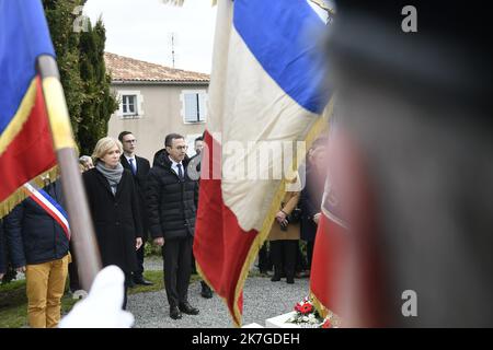 ©PHOTOPQR/OUEST FRANKREICH/Franck Dubray ; Mouilleron en Pareds ; ; Déplacement en Vendée de Valérie Pécresse candidate Les républicains LR à l' élection présidentielle où elle a déposé une gerbe sur la tombe du Maréchal de Lattre et visité le musée Clemenceau à Mouilleron en Pareds?(Photo Franck Dubray?) - Valérie Pécresse bei den Präsidentschaftswahlen in die Vendée der LR Republikaner Stockfoto