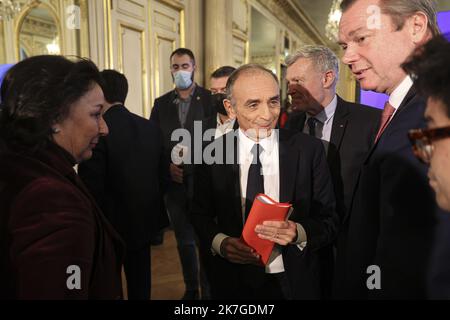 ©Sebastien Muylaert/MAXPPP - Paris 17/02/2022 Frankreichs rechtsextreme Partei 'Reconquete!' Eric Zemmour, Vorsitzender, Medienpundit und Kandidat für die Präsidentschaftswahl 2022, bei einer Pressekonferenz zur Vorstellung seines Plans zur Verteidigung des Innenministeriums in Paris. 17.02.2022 Stockfoto