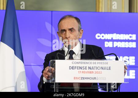 ©Sebastien Muylaert/MAXPPP - Paris 17/02/2022 Frankreichs rechtsextreme Partei 'Reconquete!' Eric Zemmour, Vorsitzender, Medienpundit und Kandidat für die Präsidentschaftswahl 2022, bei einer Pressekonferenz zur Vorstellung seines Plans zur Verteidigung des Innenministeriums in Paris. 17.02.2022 Stockfoto