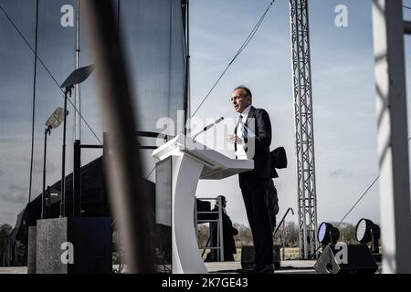 ©Nicolas Cleuet / Le Pictorium/MAXPPP - Mont Saint Michel 19/02/2022 Nicolas Cleuet / Le Pictorium - 19/2/2022 - Frankreich / Normandie / Mont Saint Michel - Meeting d'Eric Zemmour au Mt St Michel, Presidentielle 2022, 19 02 2022. / 19/2/2022 - Frankreich / Normandie / Saint Michael's Mont - Eric Zemmour trifft sich am Mt St. Michel, Presidentielle 2022, 19 02 2022. Stockfoto