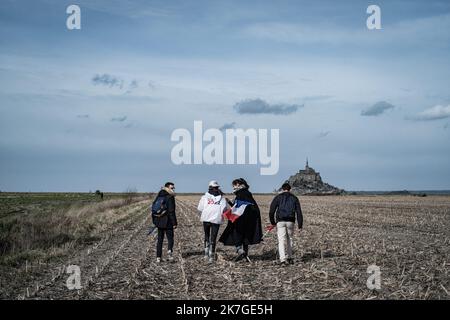 ©Nicolas Cleuet / Le Pictorium/MAXPPP - Mont Saint Michel 19/02/2022 Nicolas Cleuet / Le Pictorium - 19/2/2022 - Frankreich / Normandie / Mont Saint Michel - Meeting d'Eric Zemmour au Mt St Michel, Presidentielle 2022, 19 02 2022. / 19/2/2022 - Frankreich / Normandie / Saint Michael's Mont - Eric Zemmour trifft sich am Mt St. Michel, Presidentielle 2022, 19 02 2022. Stockfoto