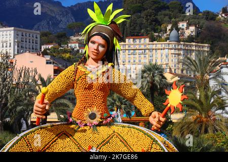 ©Sylvestre/MAXPPP - menton France 20/02/2022 ; SYLVESTRE / MAXPPP menton.88 éme féte du citron,Theme opéra et danses,expositions des motifs d'agrumes dans les jardins biovés,les indes galantes Lemon Festival in Menton Feb 20 2022 Stockfoto