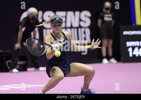 ©PHOTOPQR/LE PROGRES/Joël PHILIPPON - Lyon 05/03/2022 - Dayana Yastremska(UKR)-Sorana Cirstea. Open féminin WTA 250 de Lyon. -Ici l'ukrainienne Dayana Yastremska. Dayana Yastremska (UKR)-Sorana Cirstea. Open Tennis féminin WTA 250 de Lyon. Stockfoto