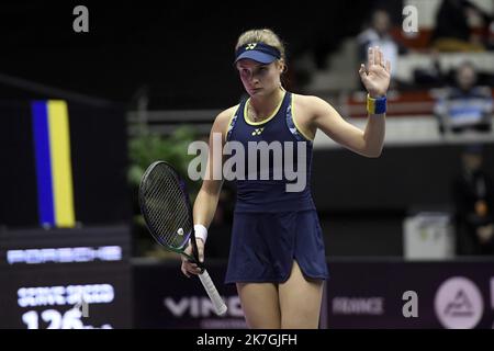 ©PHOTOPQR/LE PROGRES/Joël PHILIPPON - Lyon 05/03/2022 - Dayana Yastremska(UKR)-Sorana Cirstea. Open féminin WTA 250 de Lyon. -Ici l'ukrainienne Dayana Yastremska. Dayana Yastremska (UKR)-Sorana Cirstea. Open Tennis féminin WTA 250 de Lyon. Stockfoto