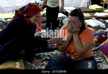 ©PHOTOPQR/OUEST FRANCE/Stéphane Geufroi ; Rzeszów ; 08/03/2022 ; des réfugiés ukrainiens sont pris en Charge dans un ancien Centre Commercial acheté par le docteur Mazur qui devait le Transformator en Centre de Recherche génétique . - Rzeszow, Polen, märz 8. 2022. Ukrainische Flüchtlinge in einem ehemaligen Einkaufszentrum Stockfoto