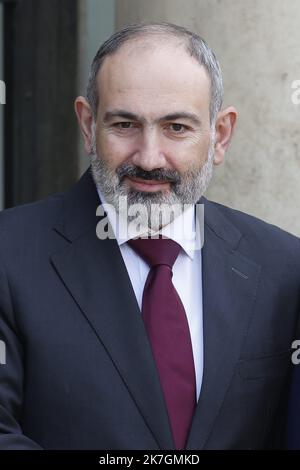 ©Sebastien Muylaert/MAXPPP - Paris 09/03/2022 der armenische Premierminister Nikol Pachinian stellt sich vor seinem Treffen mit dem französischen Präsidenten im Elysee-Palast in Paris vor. 09.03.2022 Stockfoto