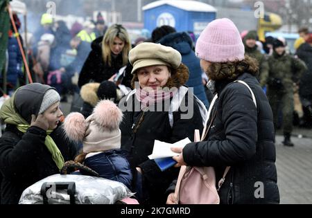 ©PHOTOPQR/OUEST FRANKREICH/Stéphane Geufroi ; Medyka ; 09/03/2022 ; Au poste frontière de Medyka en Pologne, des réfugiés Ukrainiens continuent d'affluer . Ukrainische Flüchtlinge in Medyka Stockfoto