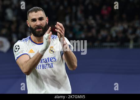 ©PHOTOPQR/LE PARISIEN/Fred Dugit ; Madrid ; 09/03/2022 ; Sports Stade Santiago-Bernabéu Madrid (Espagne), le 9 mars 2022 8e de finale retour de ligue des Champions Real Madrid-PSG Victoire 3-1 des madrilènes Face aux parisiens Photo LP / Fred Dugit Karim Benzema / joie / célébr Santiago-Bernabéu Stadium Madrid (Spanien), 9. März 2022. Real Madrid-PSG Champions League-Runde mit 16 Sekunden. 3-1 Sieg für Madrid gegen Paris Stockfoto