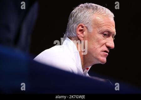 ©PHOTOPQR/LE PARISIEN/LP / ARNAUD JOURNOIS ; CLAIREFONTAINE EN YVELINES ; 21/03/2022 ; RASSEMBLEMENT DE L'EQUIPE DE FRANCE DE FOOTBALL A CLAIREFONTAINE POUR PREPARER LES MATCHS AMICAUX CONTRE LA COTE-D'IVOIRE LE 25 MARS A -MARSEILLE ET L'AFRIQUE-DU-SUD LE 29 A -LILLE / DIDIER DESCHAMPS SELECTIONEUR DE L'EQUIPE DE FRANCE CLAREFON,TAINE, FRANKREICH, MÄRZ 21ST 2022. Didier Deschamp, französischer Nationaltrainer, hat das Team wieder vereint, um Freundschaftsspiele vorzubereiten. Stockfoto