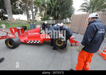 ©PHOTOPQR/NICE MATIN/Cyril Dodergny ; Monaco ; 26/03/2022 ; Monaco le 26/03/2022 - Chapiteau Fontvieille - Stade des Commissaires de Piste pour les Grands Prix de Monaco (F1, E-Prix et Historique) organisé par L'Automobile Club de Monaco (ACM). - Monaco, märz 26. 2022. Sicherheitstraining für Track Marshals für den Grand Prix von Monaco (F1, E-Prix und Historic) Stockfoto