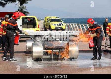 ©PHOTOPQR/NICE MATIN/Cyril Dodergny ; Monaco ; 26/03/2022 ; Monaco le 26/03/2022 - Chapiteau Fontvieille - Stade des Commissaires de Piste pour les Grands Prix de Monaco (F1, E-Prix et Historique) organisé par L'Automobile Club de Monaco (ACM). - Monaco, märz 26. 2022. Sicherheitstraining für Track Marshals für den Grand Prix von Monaco (F1, E-Prix und Historic) Stockfoto