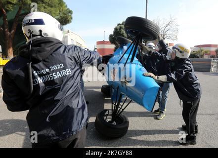 ©PHOTOPQR/NICE MATIN/Cyril Dodergny ; Monaco ; 26/03/2022 ; Monaco le 26/03/2022 - Chapiteau Fontvieille - Stade des Commissaires de Piste pour les Grands Prix de Monaco (F1, E-Prix et Historique) organisé par L'Automobile Club de Monaco (ACM). - Monaco, märz 26. 2022. Sicherheitstraining für Track Marshals für den Grand Prix von Monaco (F1, E-Prix und Historic) Stockfoto