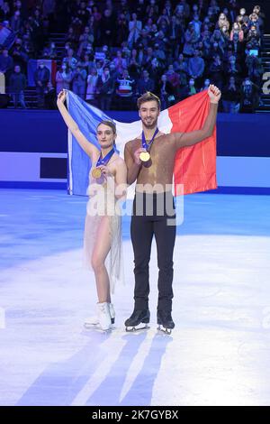 ©Giacomo Italiano/MAXPPP - MONTPELLIER 26/03/2022 Papadakis et Cizeron, Champions du monde. Programmlibre. Championnats du monde de patinage artistique a Montpellier en mars 2022. Foto : Giacomo Italiano / MaxPPP Eiskunstlauf-Weltmeisterschaften in Montpellier Stockfoto