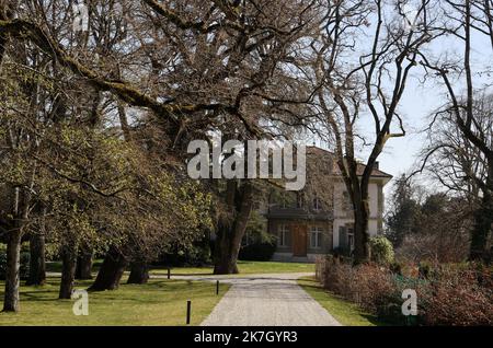 ©Francois Glories/MAXPPP - 24/03/2022 Exklusiv. Die Villa (Nord- und Südseite) von Robbie Williams und seiner Frau Ayda (erworben 29 Millionen), angrenzend an den Genfer Golfclub. Das Herrenhaus (356 m2), am Ufer des Genfer Sees in Vandoeuvres, einer der schicksten und berühmtesten Gemeinden in Genf. Vandoeuvres Schweiz. 27. März 2022. Stockfoto