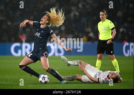 ©Julien Mattia / Le Pictorium/MAXPPP - Paris 30/03/2022 Julien Mattia / Le Pictorium - 30/03/2022 - Frankreich / Ile-de-France / Paris - Kheira Hamraoui lors de la rencontre de Football Feminin entre le PSG et le FC Bayern au Parc des Princes, a Paris, le 30 Mars 2022. / 30/03/2022 - Frankreich / Ile-de-France (Region) / Paris - Kheira Hamraoui während des Frauenfußballspiels zwischen PSG und FC Bayern am 30. 2022. März im Parc des Princes in Paris. Stockfoto