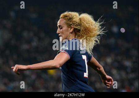 ©Julien Mattia / Le Pictorium/MAXPPP - Paris 30/03/2022 Julien Mattia / Le Pictorium - 30/03/2022 - Frankreich / Ile-de-France / Paris - Kheira Hamraoui lors de la rencontre de Football Feminin entre le PSG et le FC Bayern au Parc des Princes, a Paris, le 30 Mars 2022. / 30/03/2022 - Frankreich / Ile-de-France (Region) / Paris - Kheira Hamraoui während des Frauenfußballspiels zwischen PSG und FC Bayern am 30. 2022. März im Parc des Princes in Paris. Stockfoto