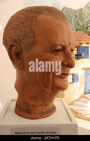 ©Sylvestre/MAXPPP - aubagne France 31/03/2022 ; SYLVESTRE / MAXPPP aubagne. buste de marcel pagnol,en argile - die kleine Welt von Marcel Pagnol im Aubagne Museum Frankreich, 31. März 2022 Stockfoto