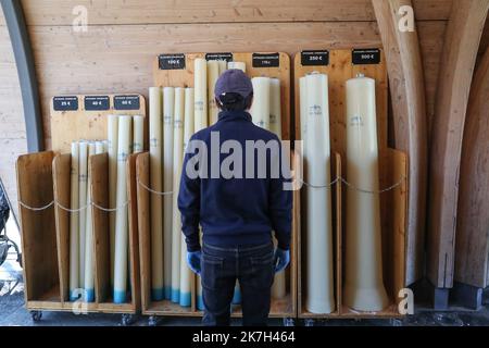 ©Manuel Blondau/AOP Press/MAXPPP - 05/04/2022 Lourdes Illustration cierges et chapelle des lumieres, le 5 Avril 2022 au Sanctuaire Notre-Dame a Lourdes, France. - Lourdes, Frankreich, april 6. 2022 große und riesige Kerzen in der Kapelle der Lichter Stockfoto