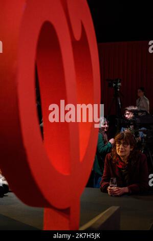 ©Julien Mattia / Le Pictorium/MAXPPP - Paris 10/04/2022 Julien Mattia / Le Pictorium - 10/4/2022 - Frankreich / Ile-de-France / Paris - Soiree Electorale du Candidat a l'Election Presidentielle 2022, Jean Luc Melenchon de la France Insoumise au Cirque d'Hiver Bouglione, A Paris le 10 Avril 2022. / 10/4/2022 - Frankreich / Ile-de-France (Region) / Paris - Wahlabend des Kandidaten für die Präsidentschaftswahl 2022, Jean Luc Melenchon von der France Insoumise am 10. April 2022 im Cirque d'Hiver Bouglione in Paris. Stockfoto