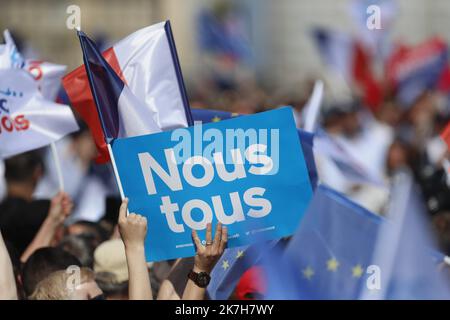 ©PHOTOPQR/NICE MATIN/LUC BOUTRIA ; ; 16/04/2022 ; MARSEILLE LE MEETING DE MACRON - EMMANUEL MACRON BEI EINEM TREFFEN IN MARSEILLE FRANKREICH APRIL 16 2022 Stockfoto