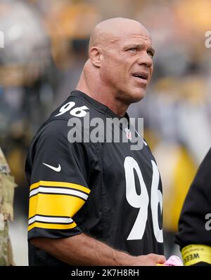 Pittsburgh, Pennsylvania, USA. 16. Oktober 2022. 16. Oktober 2022: Kurt Angle während der Pittsburgh Steelers gegen Tampa Bay Buccaneers in Pittsburgh, Pennsylvania im Acrisure Stadium. (Bild: © AMG/AMG via ZUMA Press Wire) Stockfoto