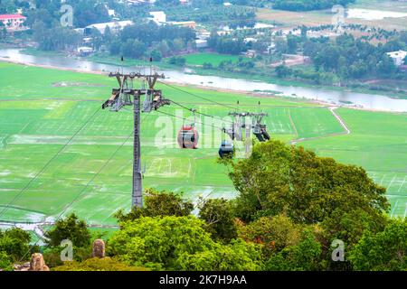 Ansicht Von Chau Doc Vom Sam Mountain In Vietnam. Dies ist ein spirituelles Land, das Besucher anzieht Stockfoto