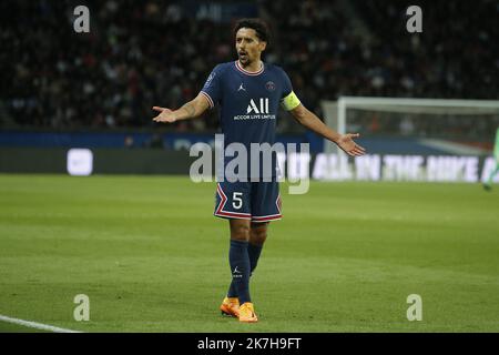 ©Sebastien Muylaert/MAXPPP - Paris 23/04/2022 Marquinhos von Paris Saint-Germain reagiert während des Ligue 1 Uber Eats-Spiels zwischen Paris Saint Germain und RC Lens im Parc des Princes in Paris, Frankreich. 23.04.2022 Stockfoto