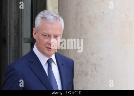 ©PHOTOPQR/LE PARISIEN/Delphine Goldsztejn ; Paris ; 04/05/2022 ; Le Conseil des ministres du 4 Mai 2022 Bruno Le Maire, Ministre de l'Économie, des Finances et de la Relance Le 04/05/2022 Foto : Delphine Goldsztejn - Paris, France, May 4. 2022. Wöchentliche Kabinettssitzung Stockfoto