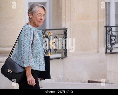 ©PHOTOPQR/LE PARISIEN/Delphine Goldsztejn ; Paris ; 04/05/2022 ; Le Conseil des ministres du 4 Mai 2022 Élisabeth Borne Ministre du Travail, de l'Emploi et de l'Insertion Le 04/05/2022 Foto : Delphine Goldsztejn - Paris, France, May 4. 2022. Wöchentliche Kabinettssitzung Stockfoto