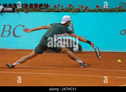 ©Laurent Lairys/MAXPPP - Lorenzo Musetti aus Italien während des Mutua Madrid Open 2022 Tennisturniers am 4. Mai 2022 im Caja Magica Stadion in Madrid, Spanien - Foto Laurent Lairys / Stockfoto