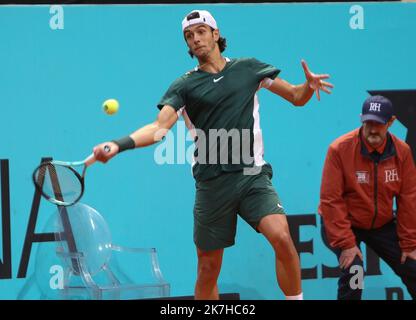 ©Laurent Lairys/MAXPPP - Lorenzo Musetti aus Italien während des Mutua Madrid Open 2022 Tennisturniers am 4. Mai 2022 im Caja Magica Stadion in Madrid, Spanien - Foto Laurent Lairys / Stockfoto