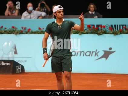 ©Laurent Lairys/MAXPPP - Lorenzo Musetti aus Italien während des Mutua Madrid Open 2022 Tennisturniers am 4. Mai 2022 im Caja Magica Stadion in Madrid, Spanien - Foto Laurent Lairys / Stockfoto