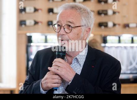 ©TARDIVON JC/MAXPPP - Dijon 04/05/2022 © JC Tardivon / Maxppp - Cote-d'Or, Dijon, 04/05/2022 - Cite internationale de la gastronomie et du Vin : Francois Rebsamen maire PS de Dijon 'ein außergewöhnlicher Ort, um die französische Lebenskunst zu feiern': Dijon eröffnet am Freitag die erste internationale Stadt der Gastronomie und des Weins mit der Mission, das französische Essen, das im Erbe der Menschheit aufgeführt ist, „zu erzählen und zum Leben zu erwecken“. Stockfoto