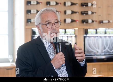 ©TARDIVON JC/MAXPPP - Dijon 04/05/2022 © JC Tardivon / Maxppp - Cote-d'Or, Dijon, 04/05/2022 - Cite internationale de la gastronomie et du Vin : Francois Rebsamen maire PS de Dijon 'ein außergewöhnlicher Ort, um die französische Lebenskunst zu feiern': Dijon eröffnet am Freitag die erste internationale Stadt der Gastronomie und des Weins mit der Mission, das französische Essen, das im Erbe der Menschheit aufgeführt ist, „zu erzählen und zum Leben zu erwecken“. Stockfoto