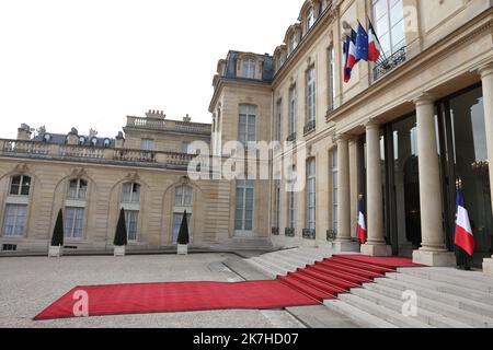 ©PHOTOPQR/LE PARISIEN/Fred Dugit ; Paris ; 07/05/2022 ; politische Paris VIIie, le 7 Mai 2022 Cérémonie d’investiture du Président Emmanuel Macron au palais de l'Elysée . Photo LP / Fred Dugit Eröffnungszeremonie von Präsident Emmanuel Macron im Elysée-Palast für seine zweite Amtszeit Stockfoto