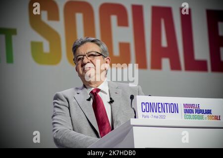 ©Gerard Cambon / Le Pictorium/MAXPPP - Aubervilliers 08/05/2022 Gerard Cambon / Le Pictorium - 8/5/2022 - Frankreich / Ile-de-France / Aubervilliers - Jean-Luc Melenchon. Convention Nupes Wahlen Legislative 2022 Docks de Paris Aubervilliers avec la France Insoumise, Europe Ecologie Les verts, le Parti communiste et le parti socialiste. / 8/5/2022 - Frankreich / Ile-de-France (Region) / Aubervilliers - Jean-Luc Melenchon. Konvent Nupes Wahlen Gesetzgeber 2022 Docks von Paris Aubervilliers mit der France Insoumise, Europe Ecologie Les verts, der Kommunistischen Partei und der Sozialistischen Partei. Stockfoto