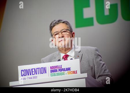 ©Gerard Cambon / Le Pictorium/MAXPPP - Aubervilliers 08/05/2022 Gerard Cambon / Le Pictorium - 8/5/2022 - Frankreich / Ile-de-France / Aubervilliers - Jean-Luc Melenchon. Convention Nupes Wahlen Legislative 2022 Docks de Paris Aubervilliers avec la France Insoumise, Europe Ecologie Les verts, le Parti communiste et le parti socialiste. / 8/5/2022 - Frankreich / Ile-de-France (Region) / Aubervilliers - Jean-Luc Melenchon. Konvent Nupes Wahlen Gesetzgeber 2022 Docks von Paris Aubervilliers mit der France Insoumise, Europe Ecologie Les verts, der Kommunistischen Partei und der Sozialistischen Partei. Stockfoto