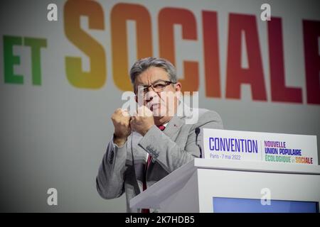 ©Gerard Cambon / Le Pictorium/MAXPPP - Aubervilliers 08/05/2022 Gerard Cambon / Le Pictorium - 8/5/2022 - Frankreich / Ile-de-France / Aubervilliers - Jean-Luc Melenchon. Convention Nupes Wahlen Legislative 2022 Docks de Paris Aubervilliers avec la France Insoumise, Europe Ecologie Les verts, le Parti communiste et le parti socialiste. / 8/5/2022 - Frankreich / Ile-de-France (Region) / Aubervilliers - Jean-Luc Melenchon. Konvent Nupes Wahlen Gesetzgeber 2022 Docks von Paris Aubervilliers mit der France Insoumise, Europe Ecologie Les verts, der Kommunistischen Partei und der Sozialistischen Partei. Stockfoto