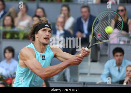 ©Laurent Lairys/MAXPPP - Alexander Zverev aus Deutschland während des Mutua Madrid Open 2022 Tennisturniers am 8. Mai 2022 im Caja Magica Stadion in Madrid, Spanien - Foto Laurent Lairys / Stockfoto