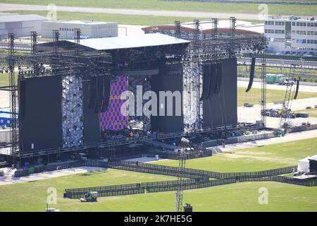 ©Pierre Teyssot/MAXPPP ; 10/05/2022, Trient, Italien. Vasco Rossi im Konzert in Trient. Auf dem Foto das Arrangement der Trentino Music Arena für das Konzert in San Vincenzo. Das Konzert mit mehr als 100.000 Personen ist für den 20. Mai 2022 geplant. Die Szene Â© Pierre Teyssot / Maxppp Stockfoto