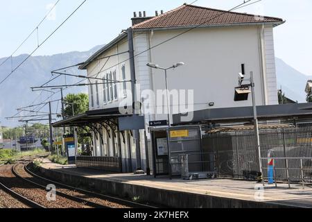 ©PHOTOPQR/LE DAUPHINE/Lisa MARCELJA ; Pontcharra ; 12/05/2022 ; Isère. Pontcharra. Ein ganz divers. Kühlgehäuse. Affaire Marie-Thérèse BONFANTI résolue après 36 ans. Malgré un non-lieu prononcé en 1987, l’obstination des proches de cette mère de famille de 25 ans avait abouti à la réouverture de l’enquête. Le détermination et le minutieux travail des enquêteurs ont finalement payé : 36 ans après les faits, celui qui était suspecté depuis le début a fini par avouer avoir tué Marie Therese Bonfanti Isere, Frankreich, Mai 12. 2022 das Ende eines kalten Falls. Marie-Thérèse Bonfanti verschwand am 22. Mai 19 Stockfoto