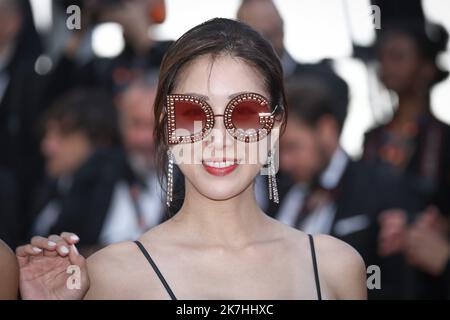 ©PHOTOPQR/LE PARISIEN/Fred Dugit ; Cannes ; 21/05/2022 ; Cuture / Cinéma Palais des Festival à Cannes (06), le 21 Mai 2022 Montée des Marches du Film TRIANGLE OF TRAURIGKEIT Ici Photo LP / Fred Dugit Stockfoto