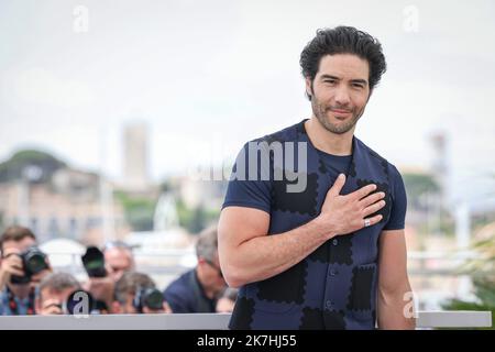 ©PHOTOPQR/LE PARISIEN/Fred Dugit ; Cannes ; 22/05/2022 ; Cuture / Cinéma Palais des Festival à Cannes (06), le 22 Mai 2022 Photocall du Film DON JUAN TAHAR RAHIM Acteur Photo LP / Fred Dugit - International Cannes Film Festival on May 22. 2022 Stockfoto