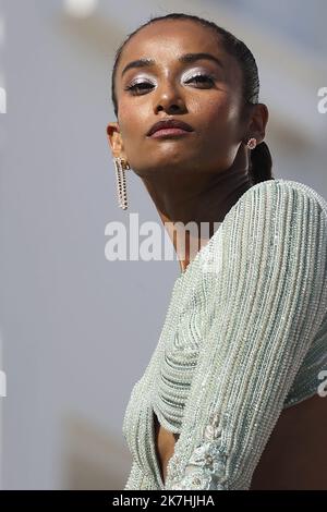 ©Francois Glories/MAXPPP - 19/05/2022 die indische Schauspielerin, Model und Aktivistin Nidi Sunil nimmt während der Filmfestspiele von Cannes 75. an einer TV-Show im Martinez Hotel Teil. Stockfoto