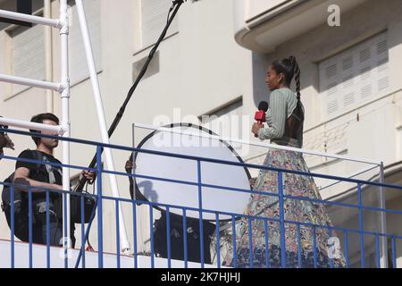 ©Francois Glories/MAXPPP - 19/05/2022 die indische Schauspielerin, Model und Aktivistin Nidi Sunil nimmt während der Filmfestspiele von Cannes 75. an einer TV-Show im Martinez Hotel Teil. Stockfoto