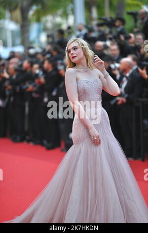 ©franck castel/MAXPPP - 20220005 Celebrity Sichtungen Tag 2 die jährlichen Filmfestspiele von Cannes 75. Elle Fanning CANNES, FRANKREICH - MAI 18 Stockfoto